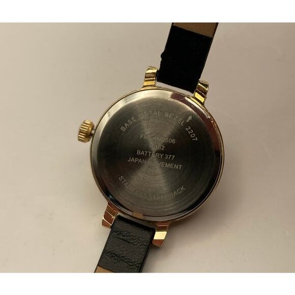 Classic Womens Analog Watch w/ Thin Adjustable Imitation Leather Band - Picture 3 of 6